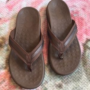 Vionic Orthoheal sandals